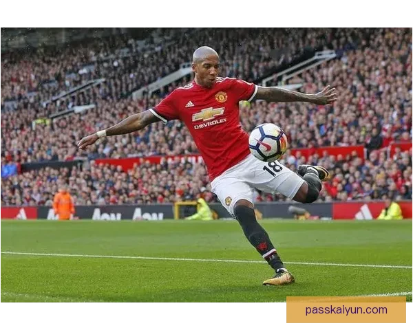 阿什利扬在维拉的表现稳健，状态逐渐回暖，备受关注。